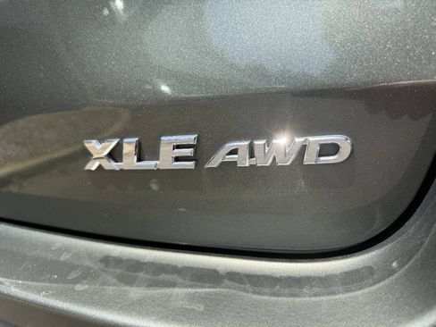 Used 2016 Toyota Highlander XLE AWD/4WD image 9