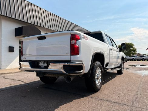 Used 2024 Chevrolet Silverado 2500 LT AWD/4WD image 7