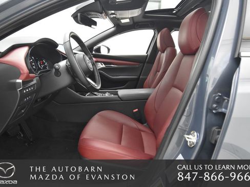 Certified 2025 MAZDA MAZDA3 Hatchback w/Premium Plus Pkg AWD/4WD image 31