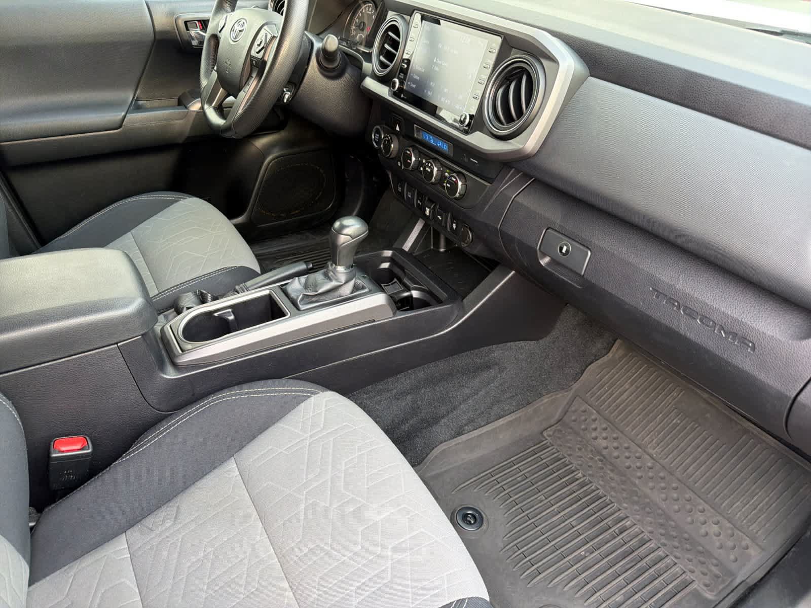 Used 2021 Toyota Tacoma TRD Off-Road w/ Technology Package AWD/4WD image 15