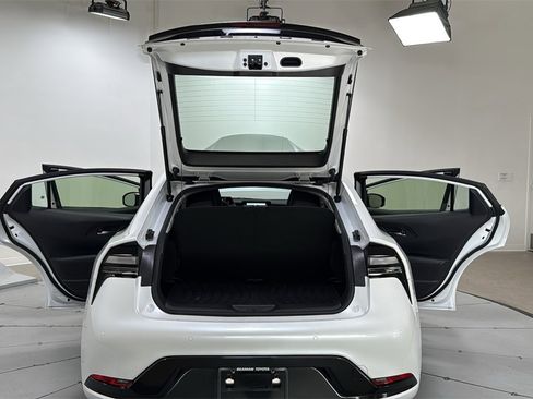 Certified 2025 Toyota Prius Plug-In Hybrid image 16