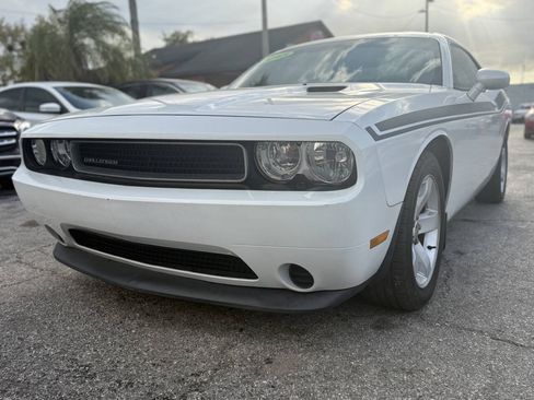 Used 2013 Dodge Challenger SXT RWD image 18
