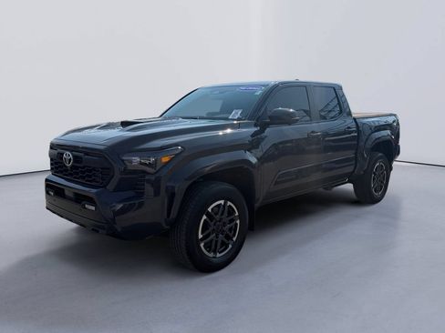 Used 2024 Toyota Tacoma TRD Sport w/ TRD Sport Premium Package AWD/4WD image 7