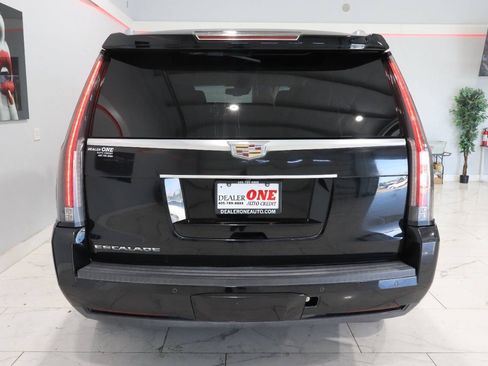Used 2015 Cadillac Escalade Premium AWD/4WD image 4