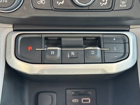 Certified 2023 GMC Acadia SLT w/ Technology Package AWD/4WD image 31
