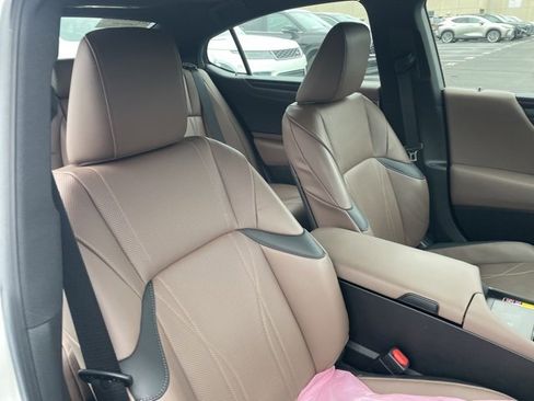 Used 2025 Lexus ES 350 Luxury image 7
