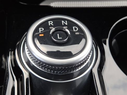 Used 2025 Ford Explorer Platinum AWD/4WD image 30