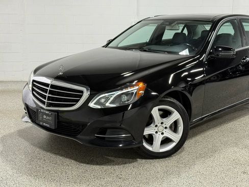 Used 2014 Mercedes-Benz E 350 4MATIC Sedan image 3