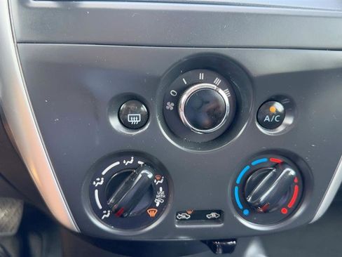 Used 2019 Nissan Versa SV FWD image 37