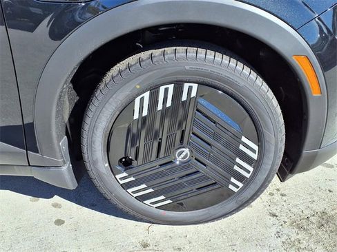 New 2026 Nissan Leaf image 5