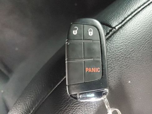 Certified 2024 Jeep Compass Latitude image 26