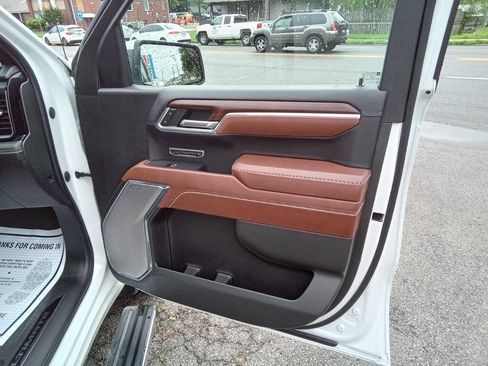 Used 2023 GMC Sierra 1500 Denali Ultimate AWD/4WD image 4