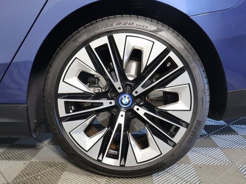 Used 2024 BMW i5 eDrive40i w/ Premium Package RWD image 16