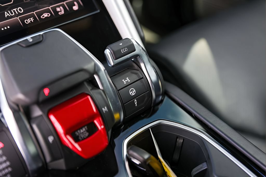 Used 2020 Lamborghini Urus AWD/4WD image 21