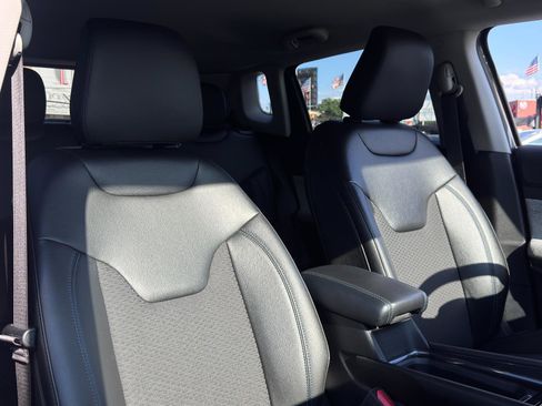 Used 2022 Jeep Compass Latitude image 28