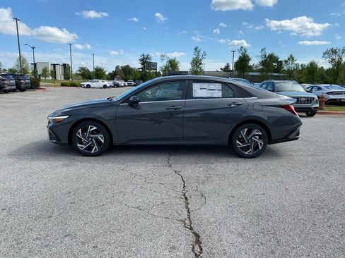 New 2026 Hyundai Elantra Limited FWD image 4