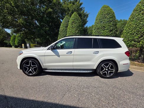Used 2017 Mercedes-Benz GLS 550 4MATIC image 2