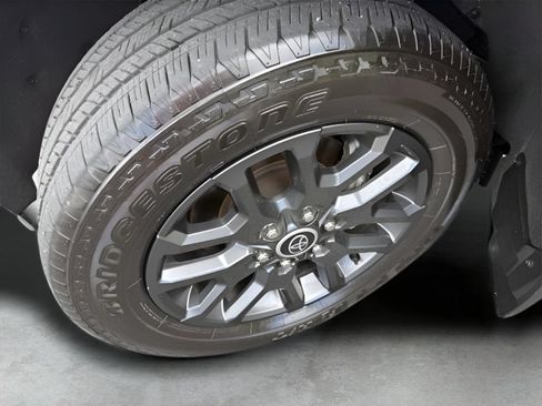 Used 2023 Toyota Sequoia Platinum AWD/4WD image 37