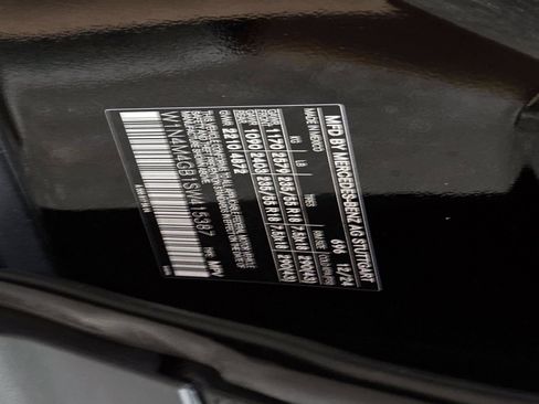 Certified 2025 Mercedes-Benz GLB 250 image 31