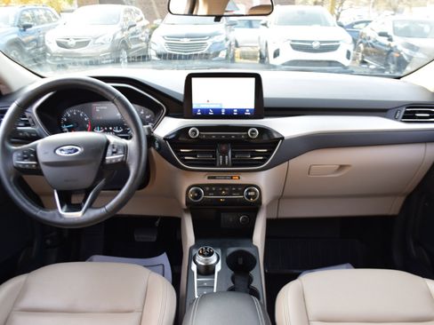 Used 2020 Ford Escape SEL image 11