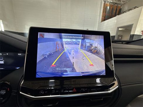 Used 2023 Jeep Compass High Altitude image 17