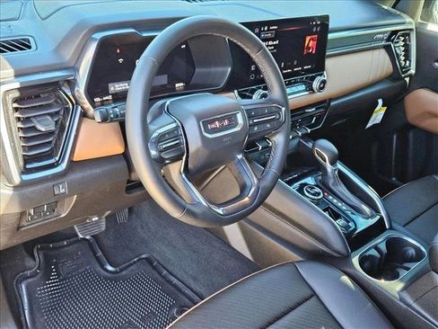 Used 2024 GMC Canyon AT4 w/ AT4 Premium Package image 10