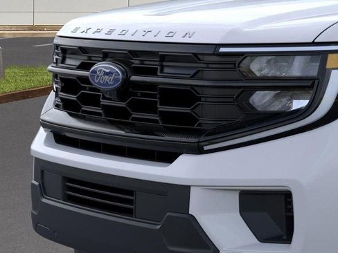 New 2026 Ford Expedition Active image 17