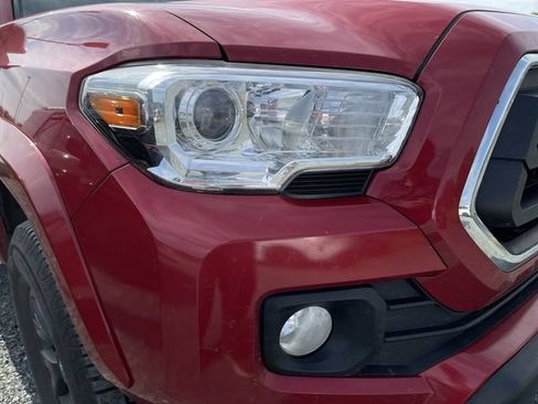 Used 2021 Toyota Tacoma SR5 AWD/4WD image 8