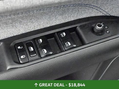 Used 2024 Jeep Compass Latitude image 26