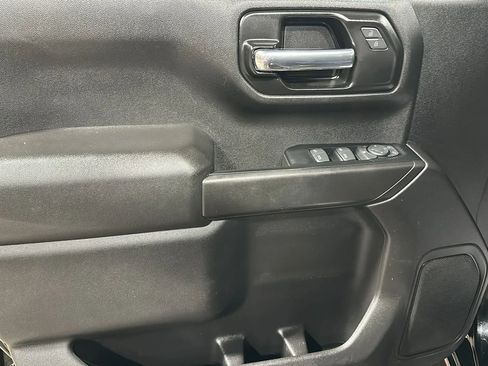 Used 2022 Chevrolet Silverado 1500 Custom image 9