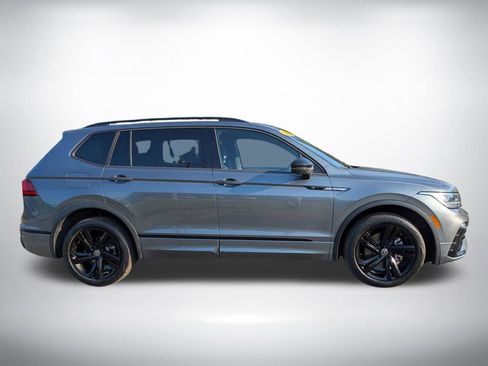 Used 2023 Volkswagen Tiguan SE R-Line FWD image 3