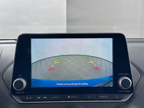 Used 2025 Nissan Sentra SV image 22