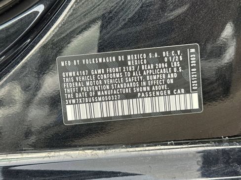 Used 2025 Volkswagen Jetta SE FWD image 21