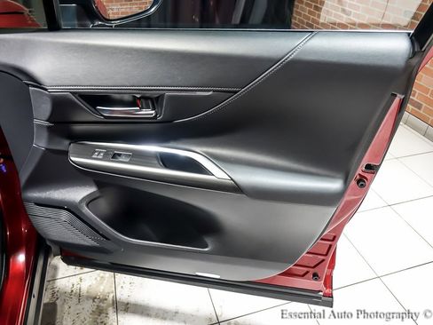 Used 2024 Toyota Venza Limited image 35