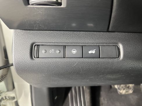 Used 2022 Nissan Pathfinder SL w/ SL Premium Package image 21