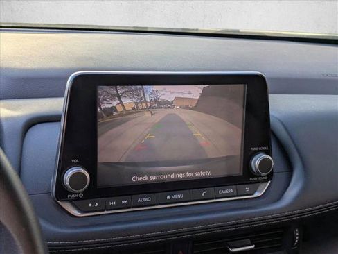 Used 2021 Nissan Rogue S image 12