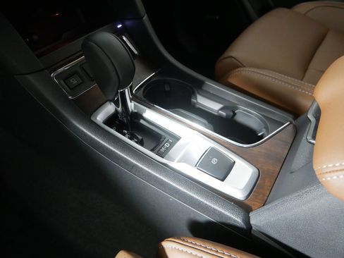 Used 2025 Subaru Ascent Touring w/ Popular Package #2 image 24