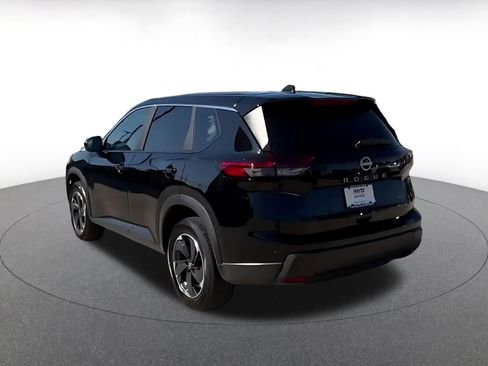 Used 2025 Nissan Rogue SV AWD/4WD image 11