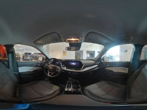 Used 2025 Chevrolet Trax LT w/ LT Convenience Package FWD image 41