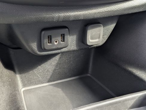 Used 2019 Chevrolet Traverse LT w/ LT Premium Package image 25