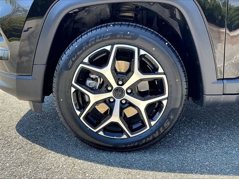 Used 2025 Jeep Compass Limited AWD/4WD image 7