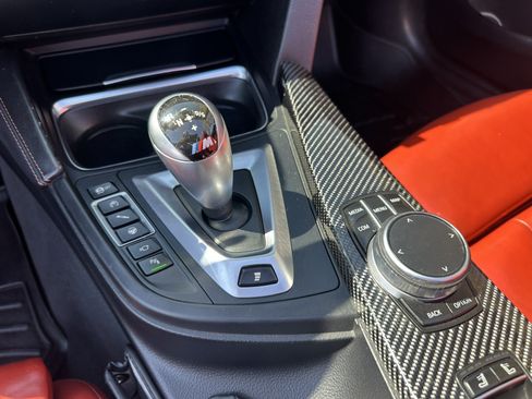 Used 2019 BMW M4 Convertible RWD image 21