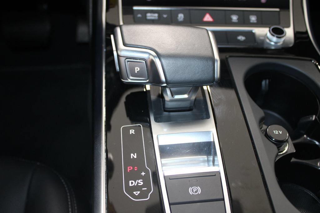 Used 2025 Audi Q7 3.0T Premium Plus AWD/4WD image 39
