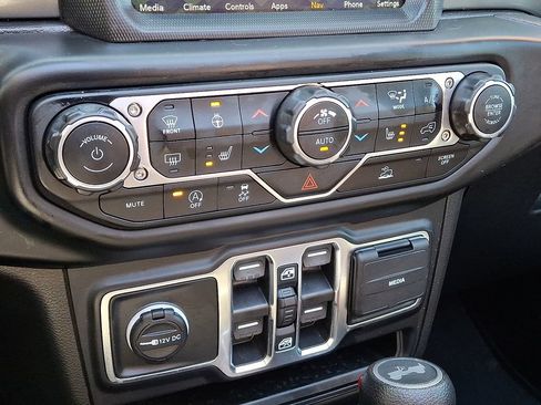 Certified 2022 Jeep Wrangler Unlimited Sahara w/ Cold Weather Group AWD/4WD image 16