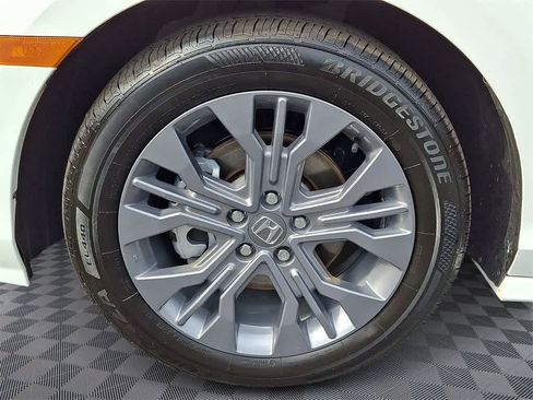 Certified 2025 Honda Odyssey Touring image 8