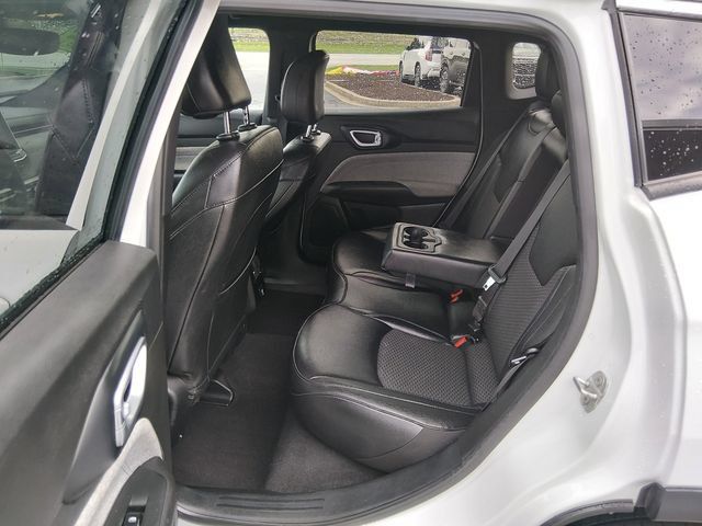 Used 2024 Jeep Compass Latitude AWD/4WD image 13