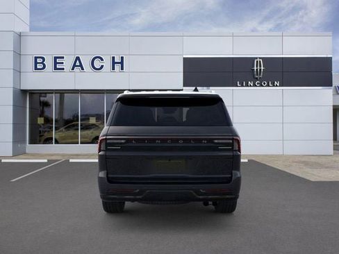 New 2025 Lincoln Navigator Reserve image 6