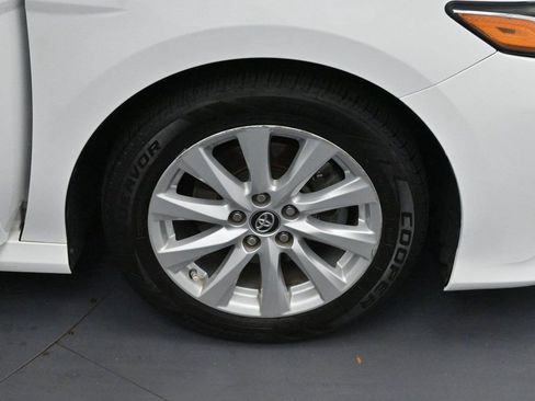 Used 2019 Toyota Camry LE FWD image 30