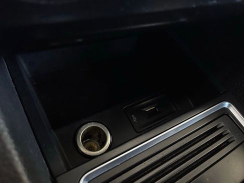 Used 2019 Toyota Camry SE image 33