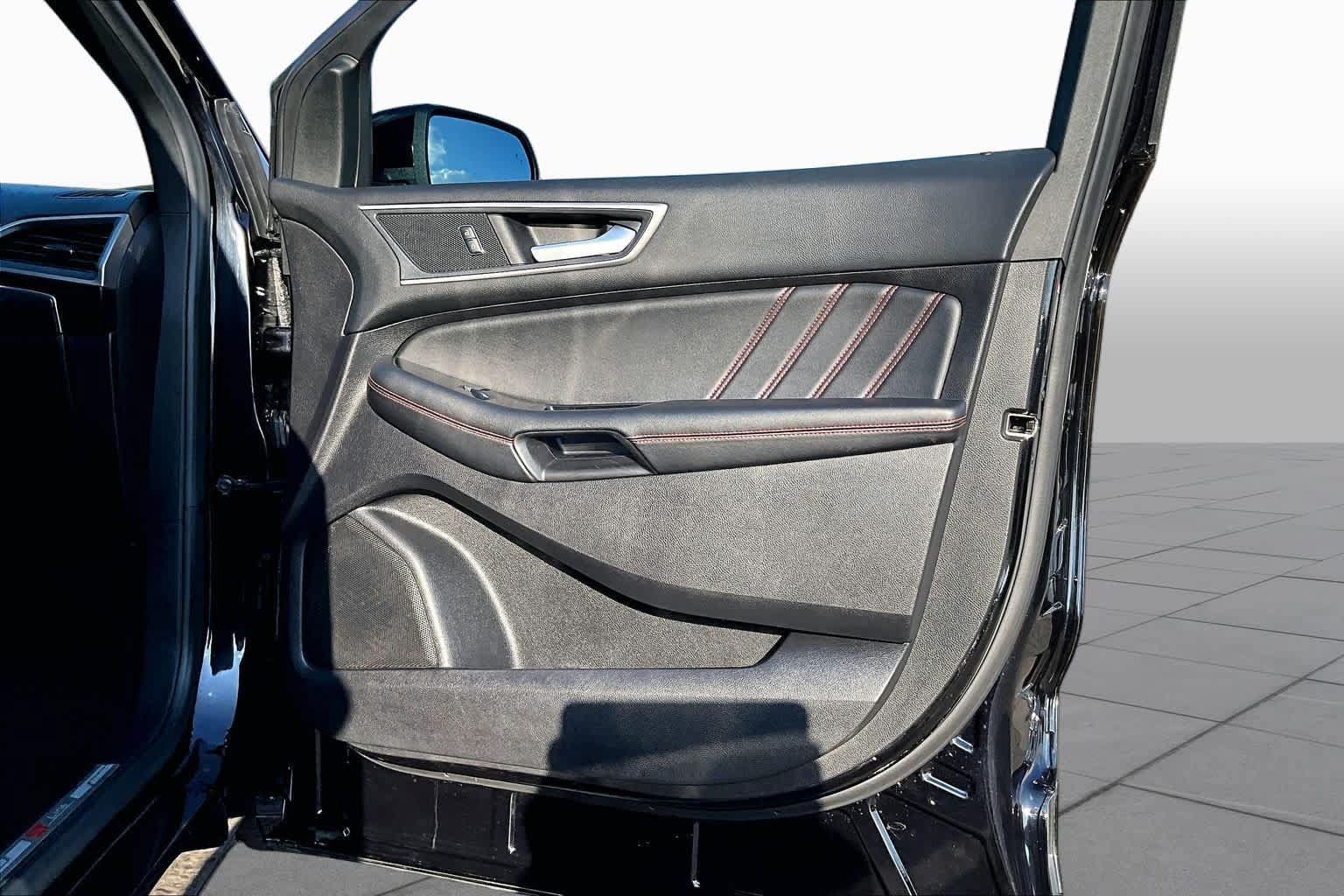 Used 2020 Ford Edge ST-Line FWD image 24